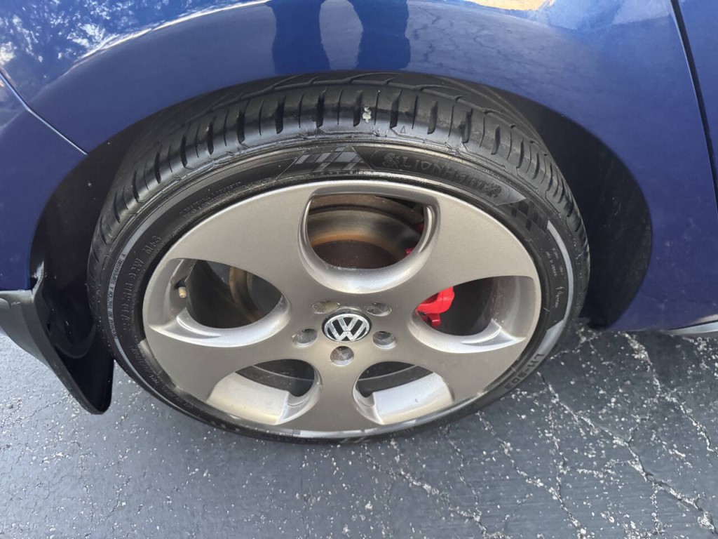 2011 Volkswagen GTI Image 17