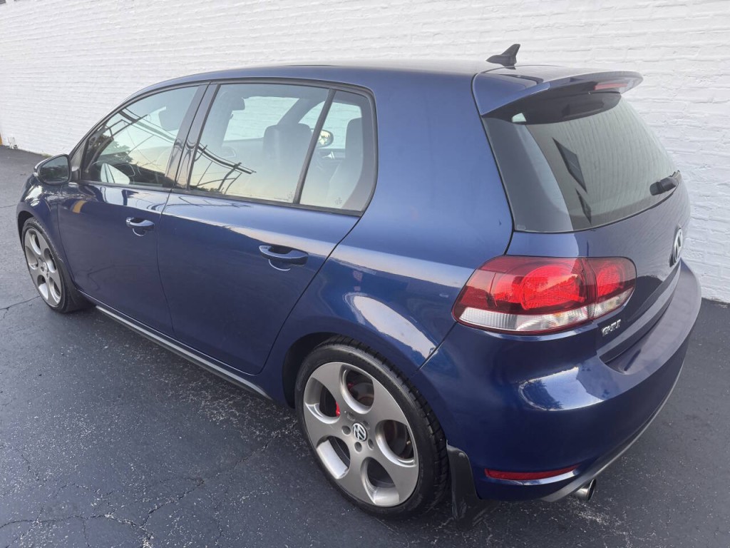 2011 Volkswagen GTI Image 28