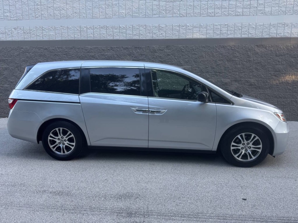 2013 Honda Odyssey Image 9