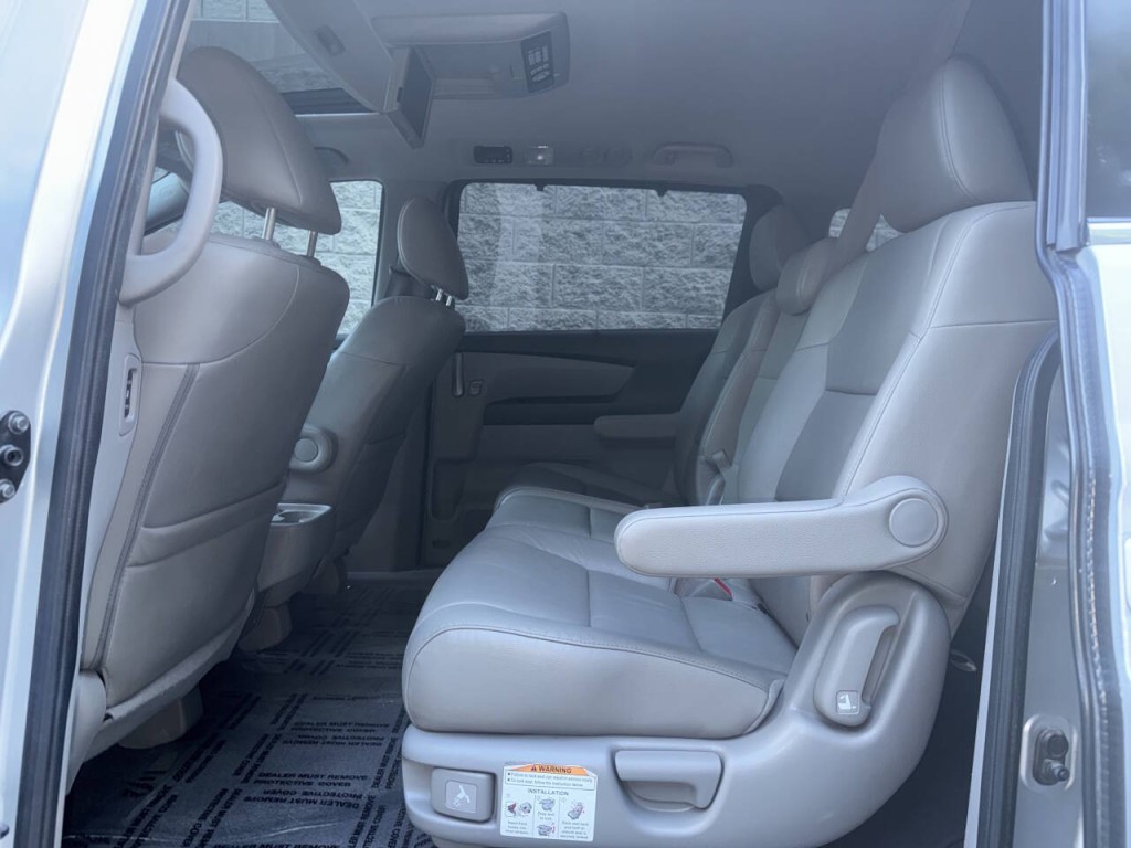 2013 Honda Odyssey Image 24