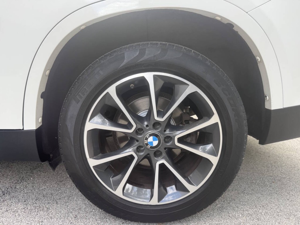 2017 BMW X5 Image 22