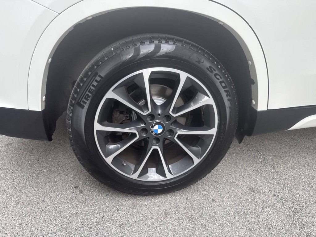 2017 BMW X5 Image 23
