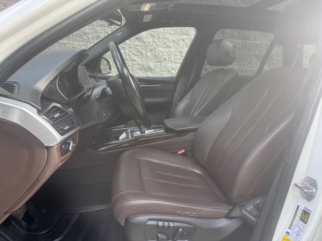 2017 BMW X5 Image 25