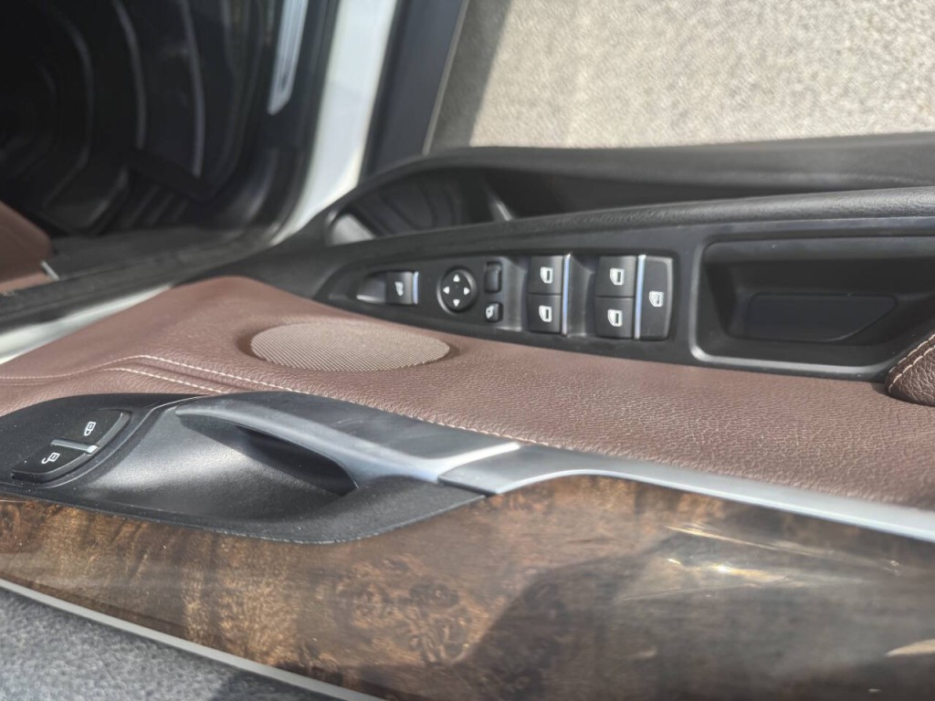 2017 BMW X5 Image 27