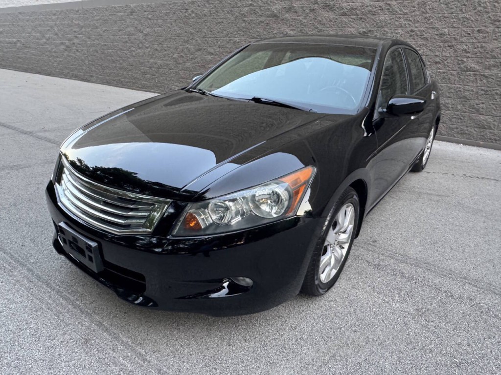 2010 Honda Accord Image 2