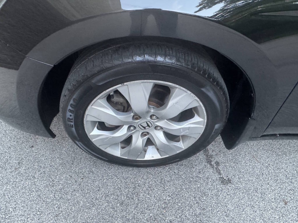 2010 Honda Accord Image 18