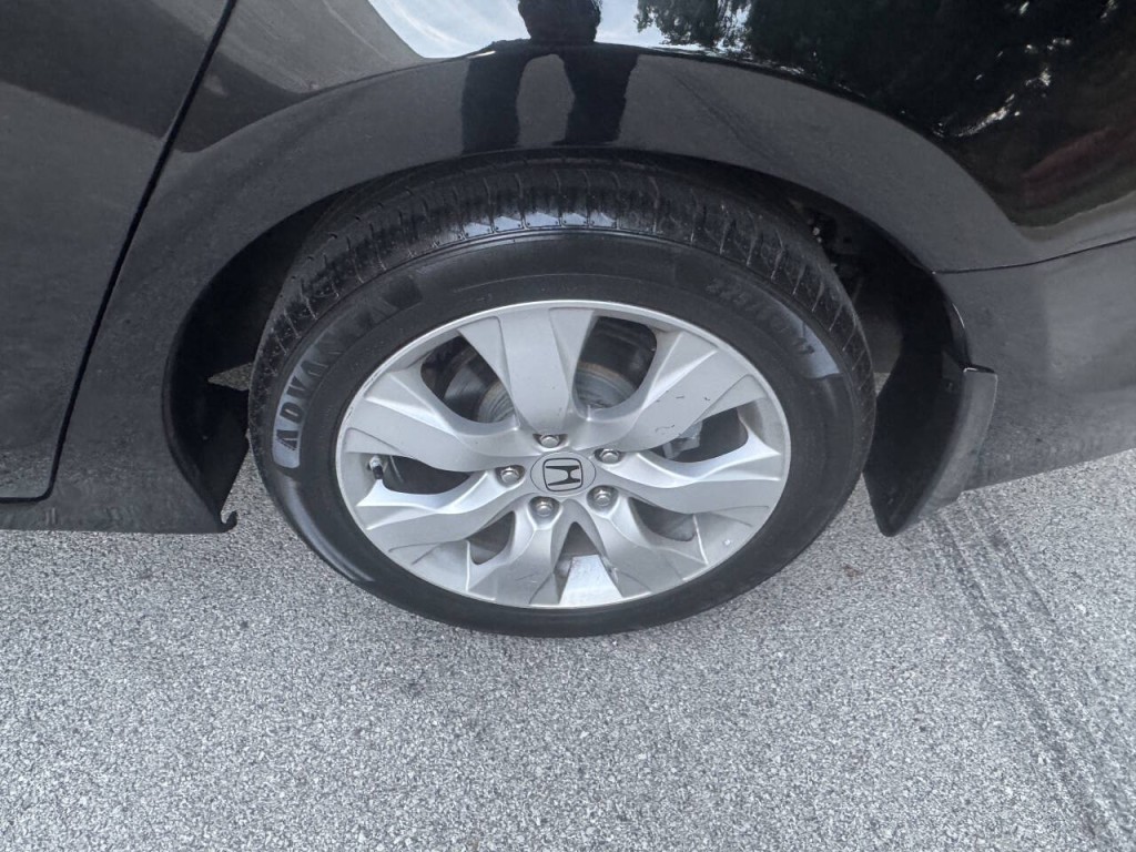 2010 Honda Accord Image 19