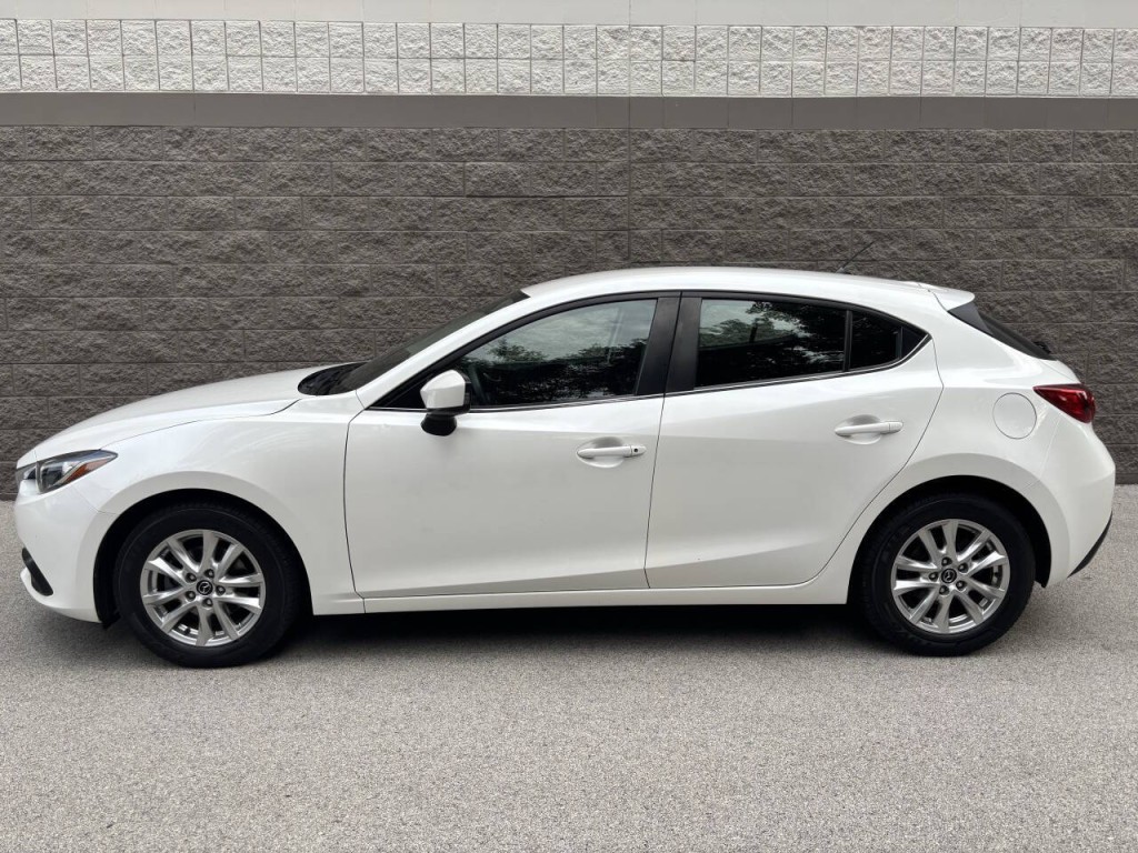 2016 Mazda Mazda3 Image 2