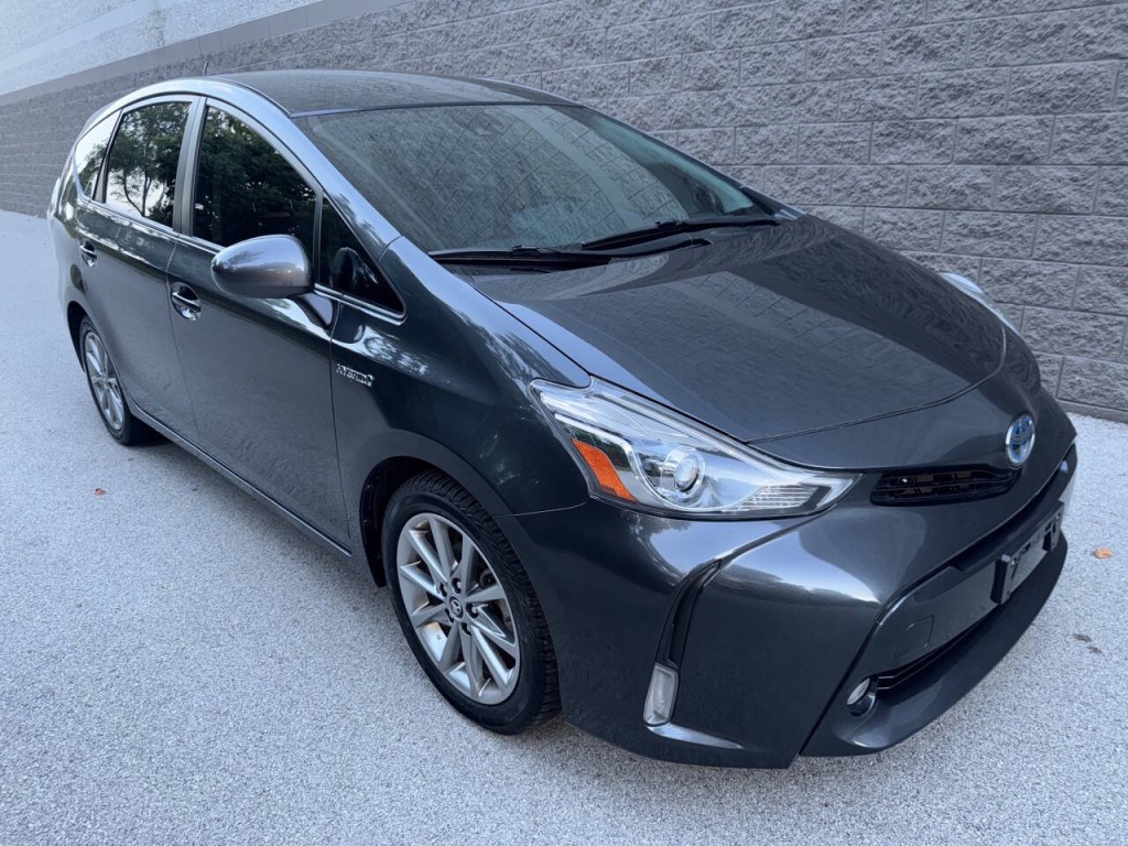 2015 Toyota Prius Image 8