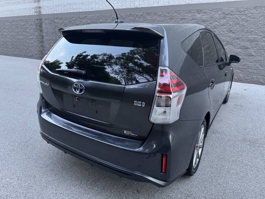 2015 Toyota Prius Image 10