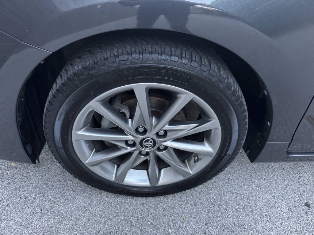 2015 Toyota Prius Image 15