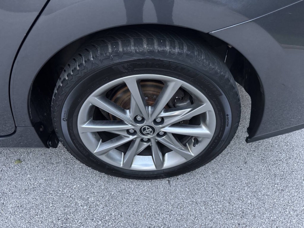 2015 Toyota Prius Image 16