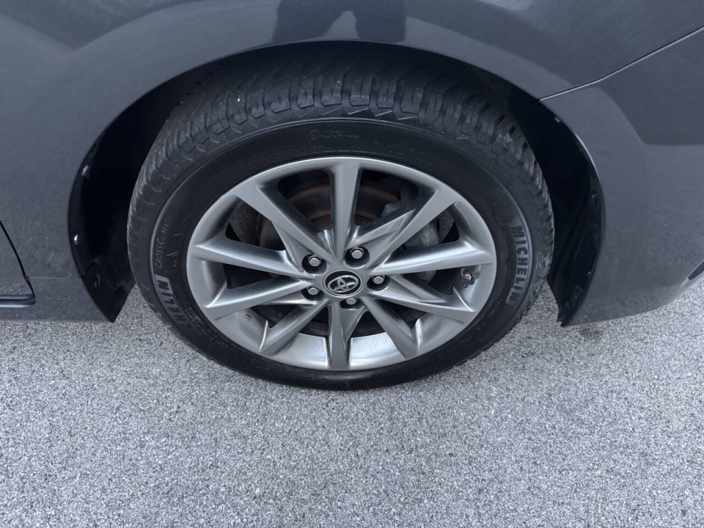 2015 Toyota Prius Image 18