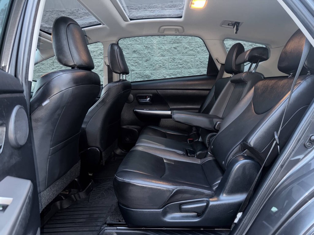 2015 Toyota Prius Image 29