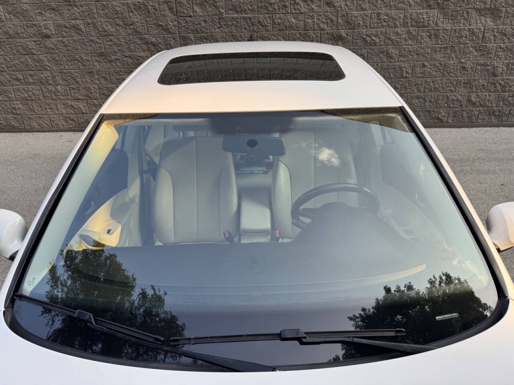 2010 Volkswagen Passat Image 15