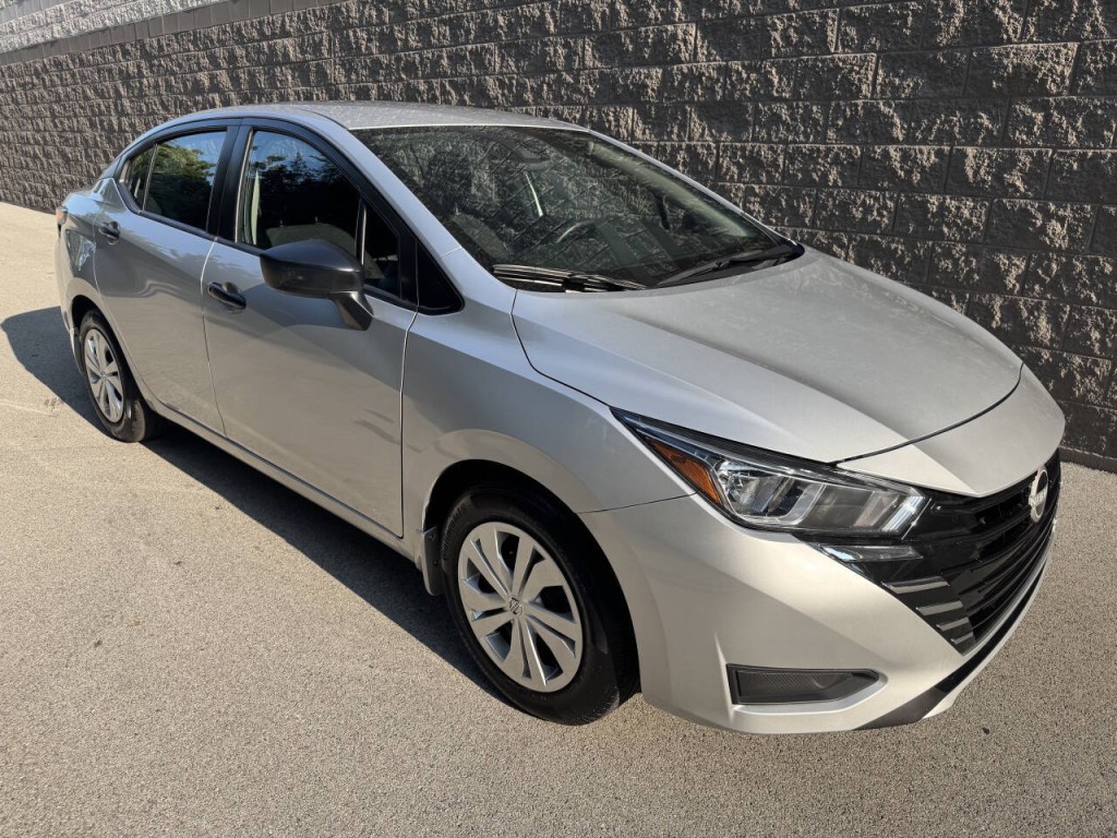 2023 Nissan Versa Image 8