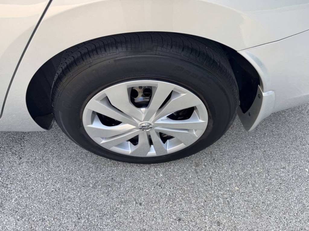 2023 Nissan Versa Image 18