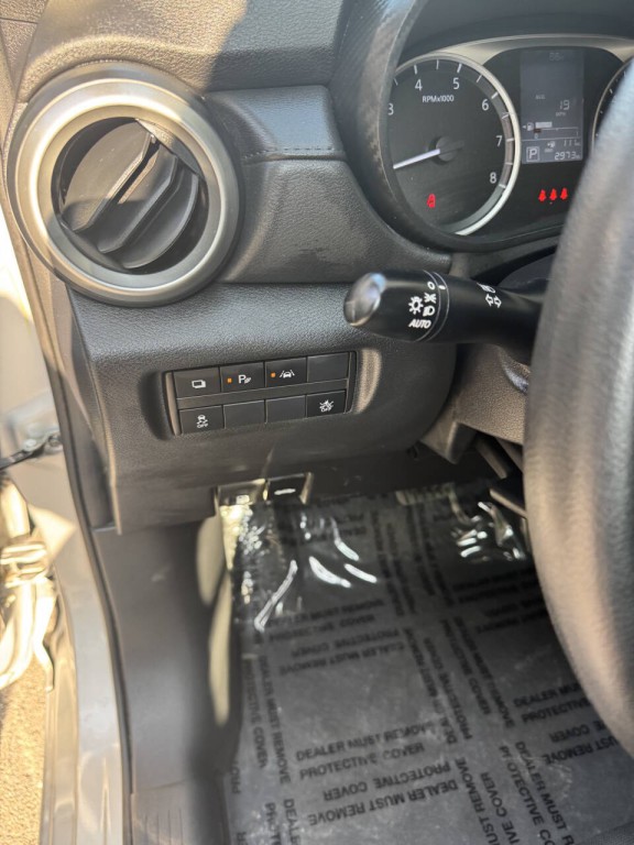 2023 Nissan Versa Image 21