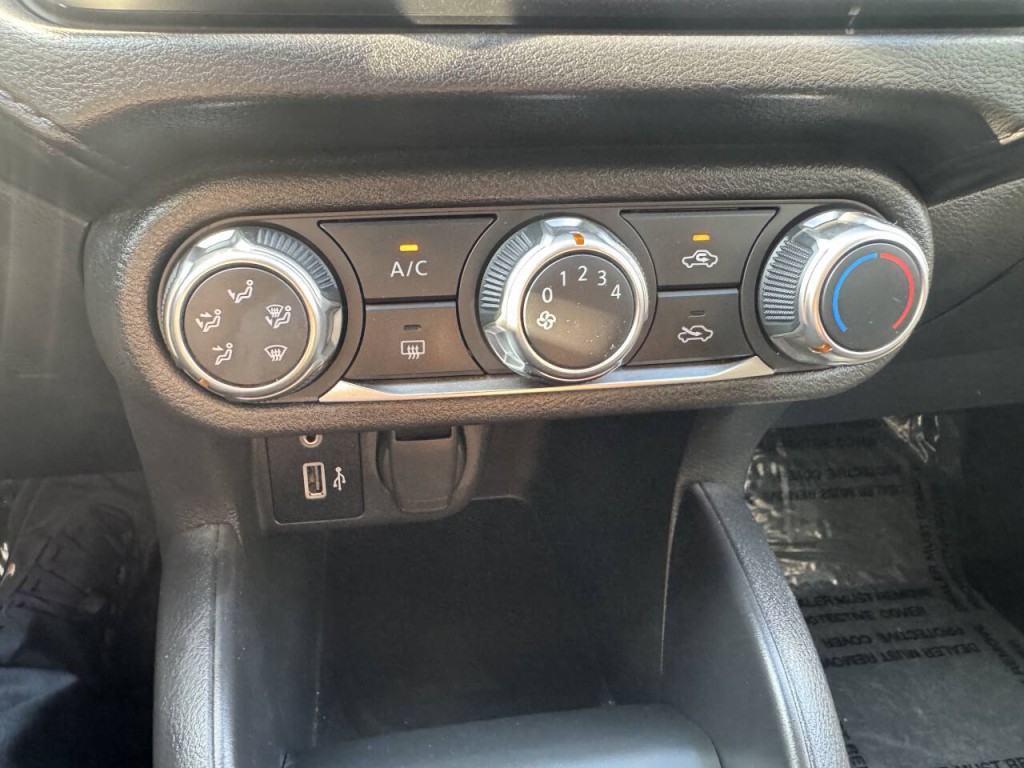 2023 Nissan Versa Image 25