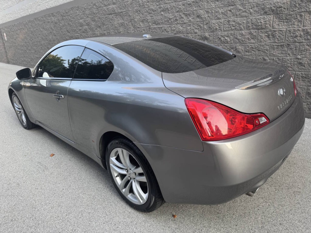 2009 INFINITI G37 Image 8