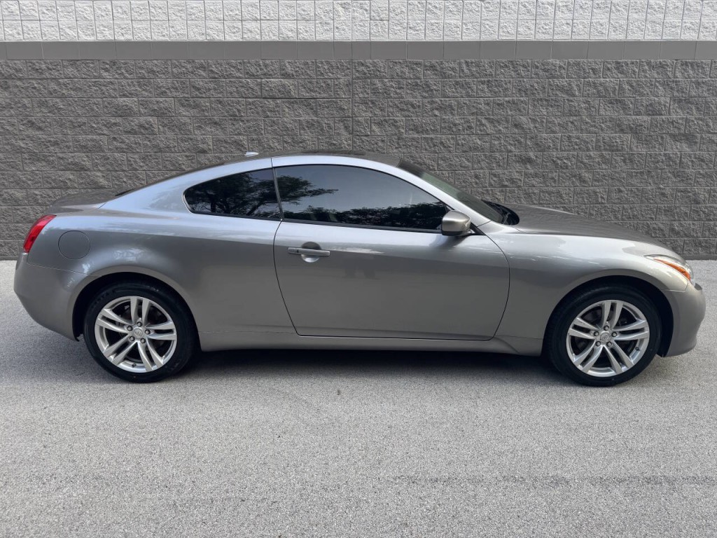 2009 INFINITI G37 Image 13