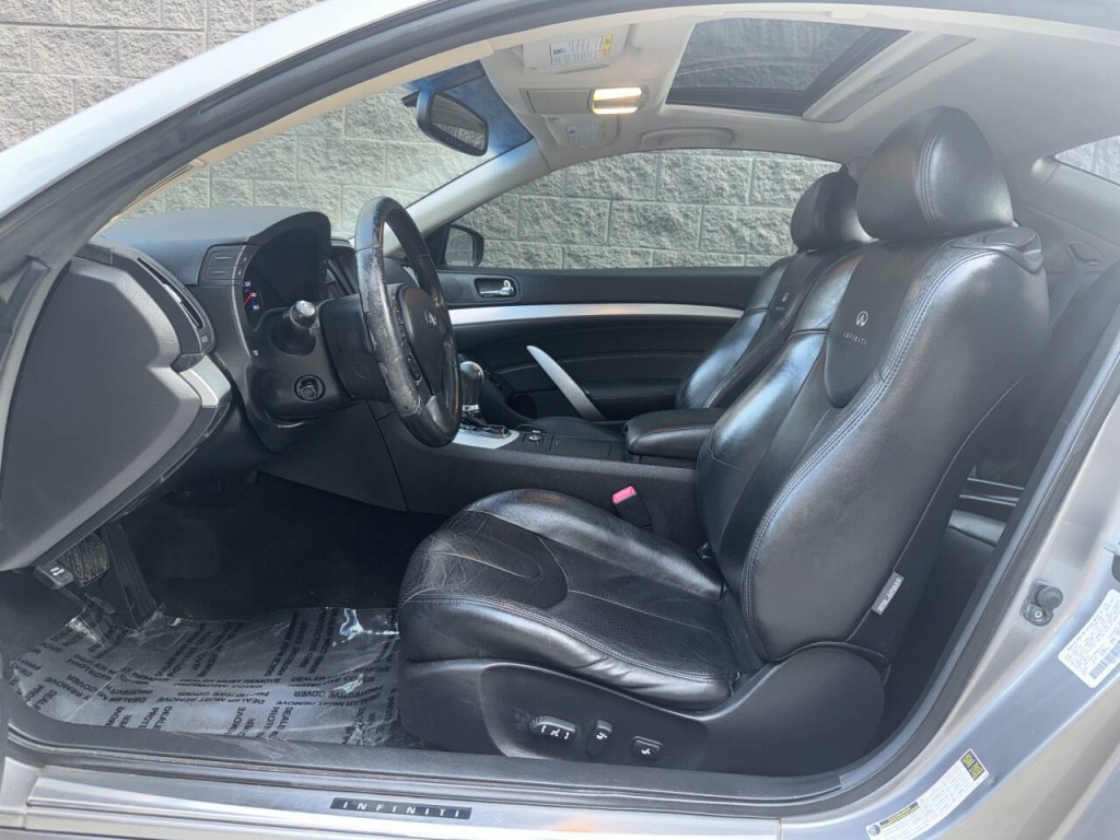 2009 INFINITI G37 Image 17