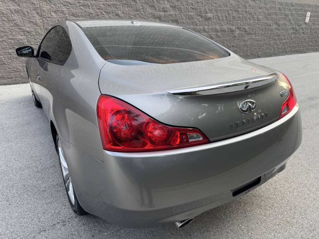 2009 INFINITI G37 Image 19