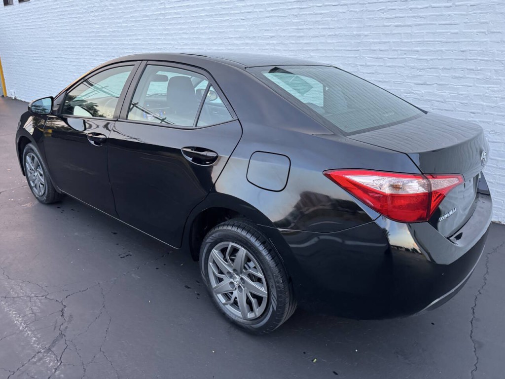 2017 Toyota Corolla Image 3