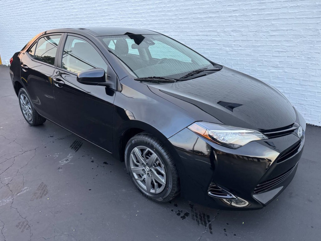 2017 Toyota Corolla Image 8