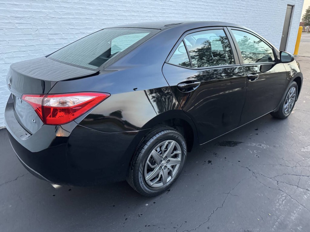 2017 Toyota Corolla Image 10