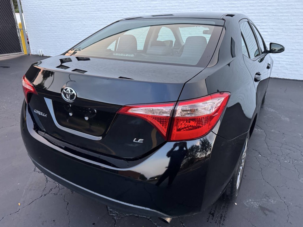 2017 Toyota Corolla Image 12