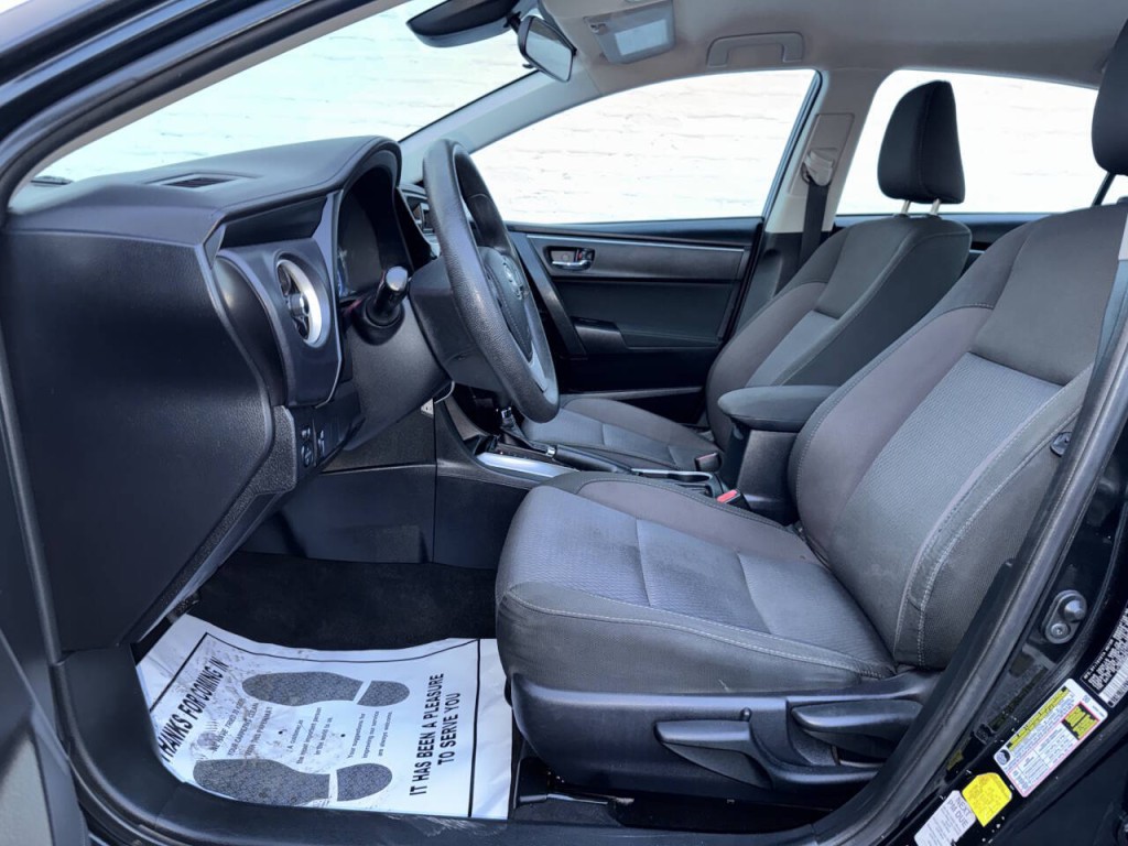 2017 Toyota Corolla Image 20