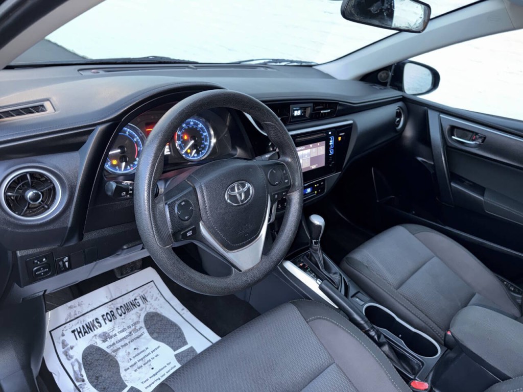 2017 Toyota Corolla Image 21