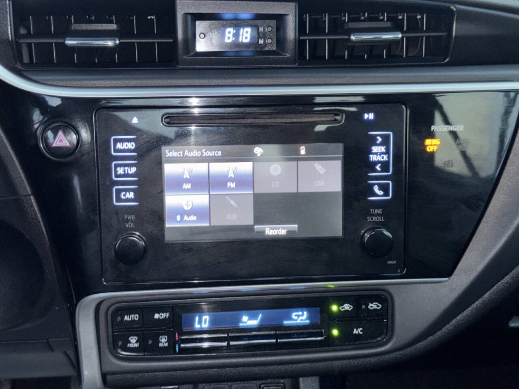 2017 Toyota Corolla Image 24