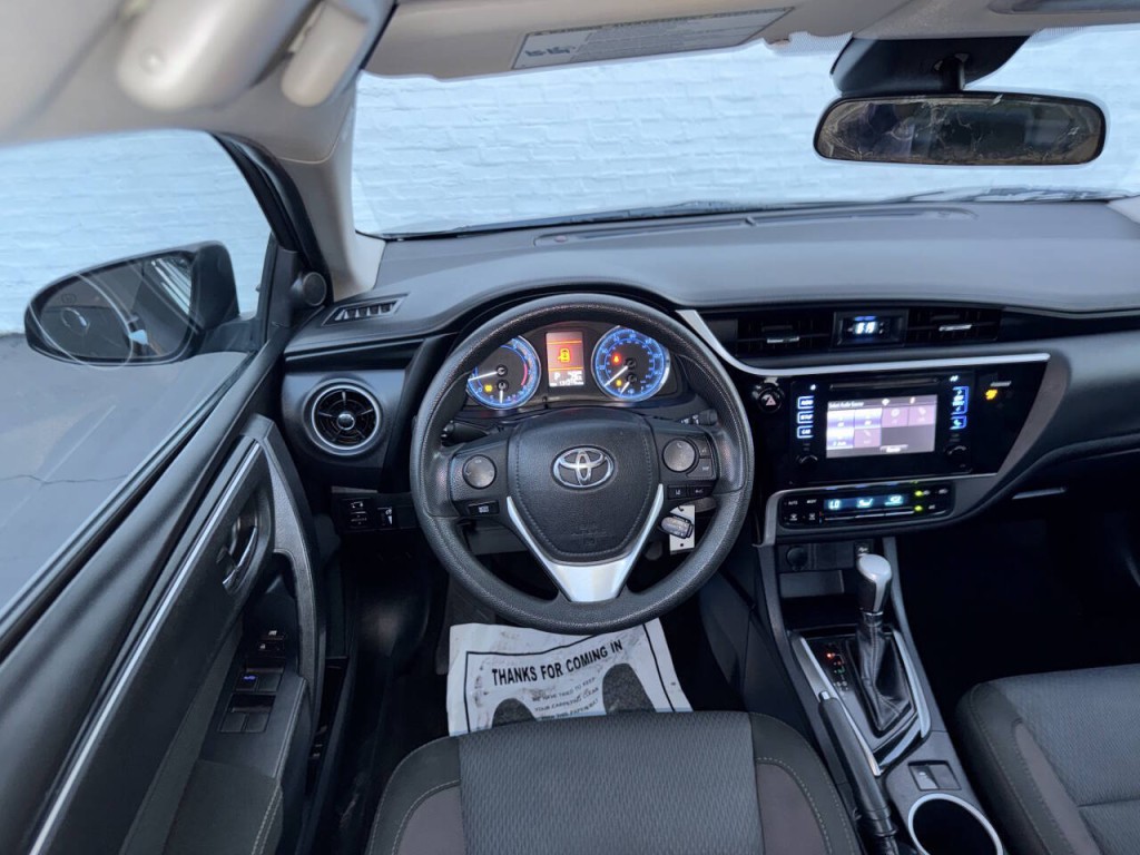 2017 Toyota Corolla Image 28