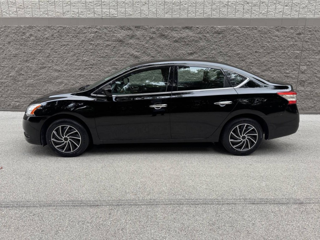 2015 Nissan Sentra Image 2