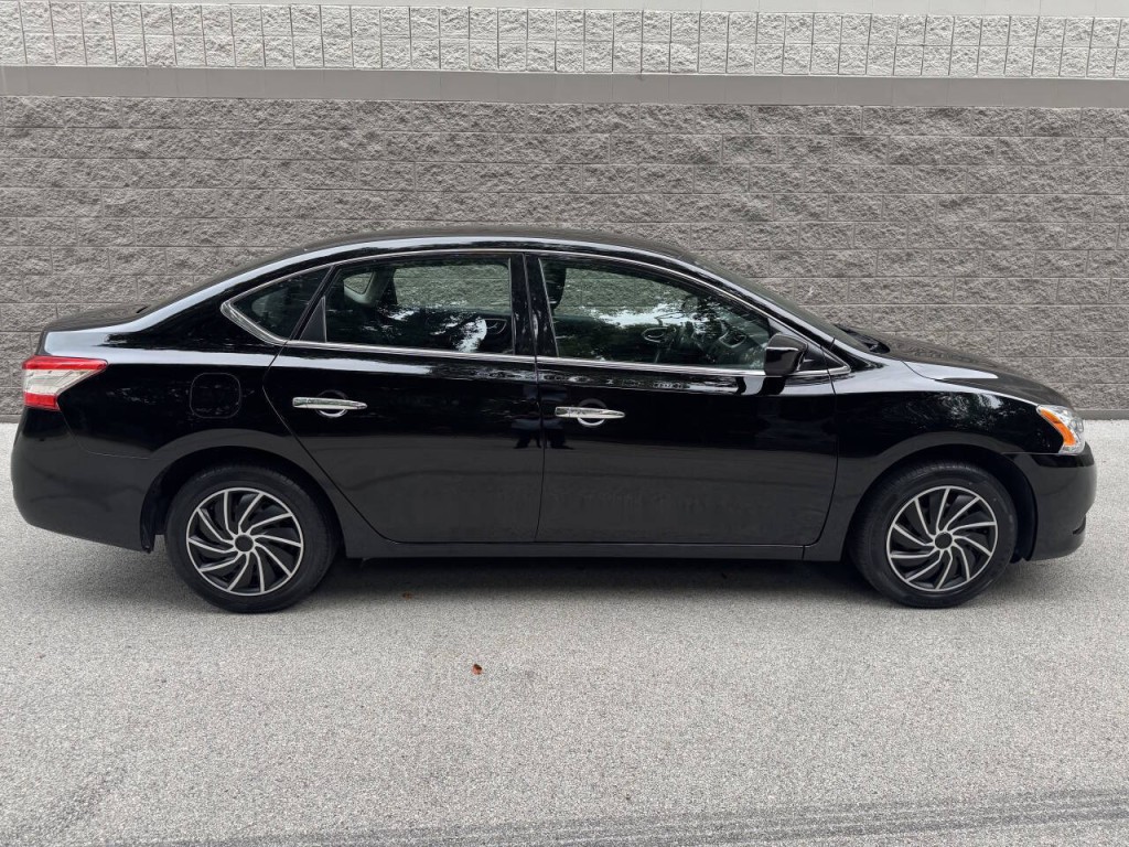 2015 Nissan Sentra Image 9