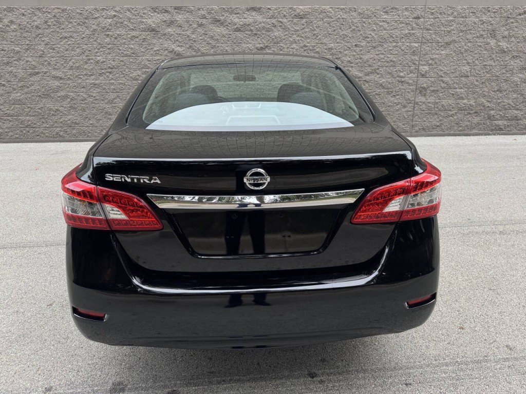 2015 Nissan Sentra Image 13