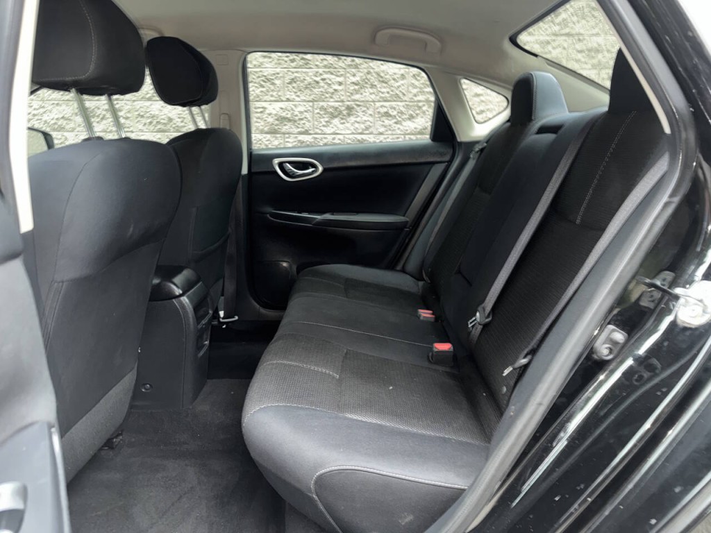 2015 Nissan Sentra Image 23