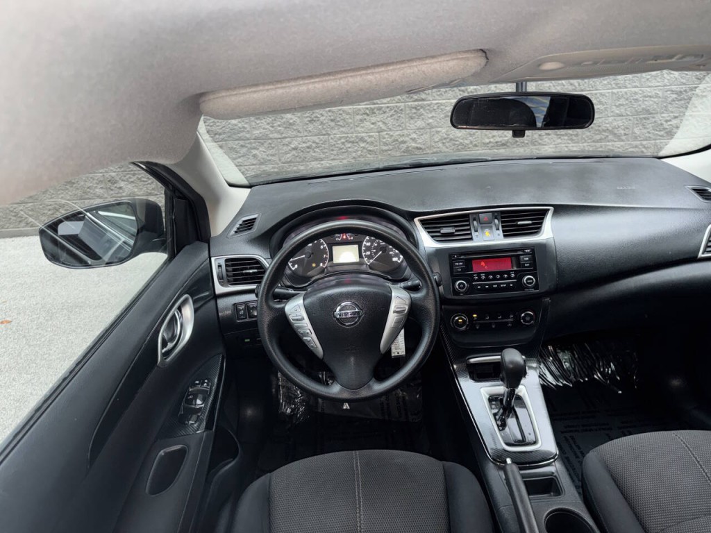 2015 Nissan Sentra Image 29