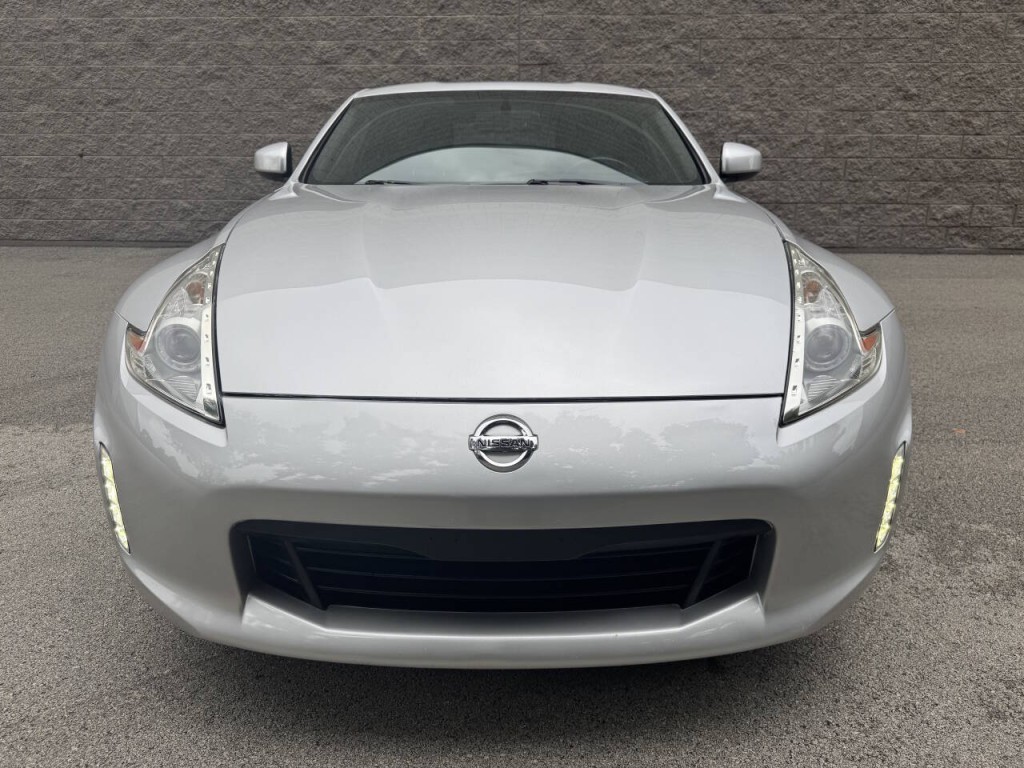 2015 Nissan 370Z Image 5