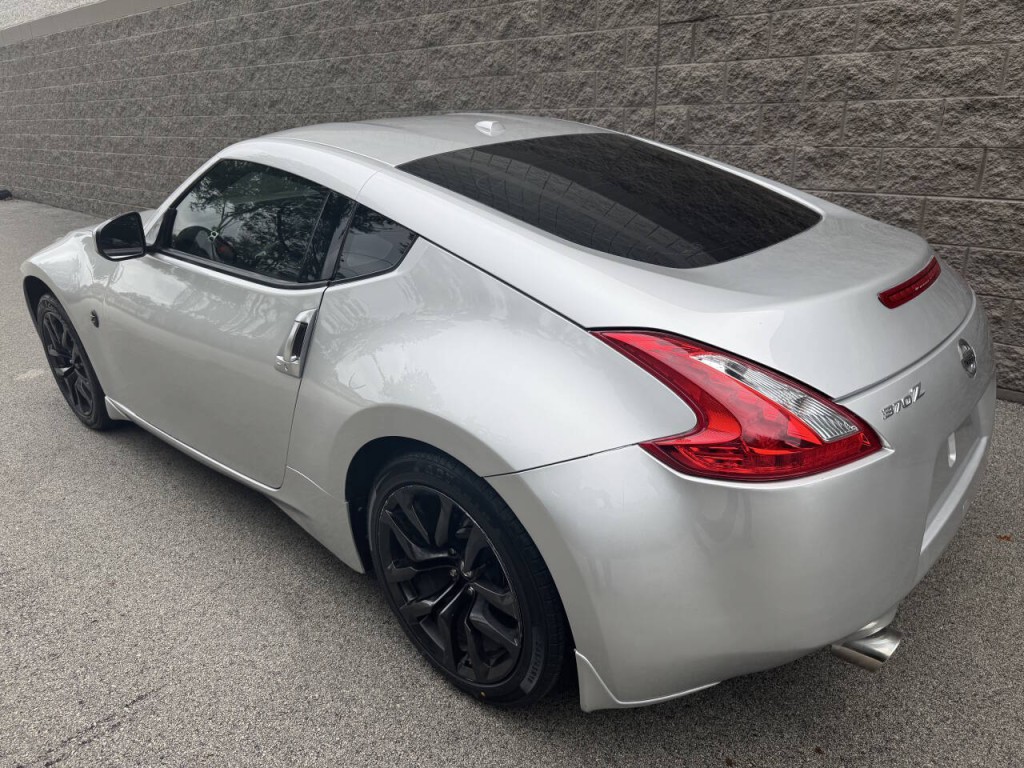 2015 Nissan 370Z Image 7