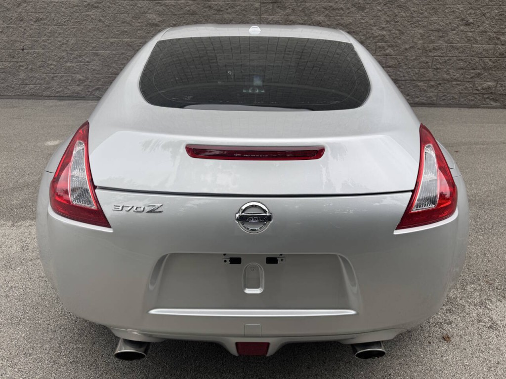 2015 Nissan 370Z Image 14