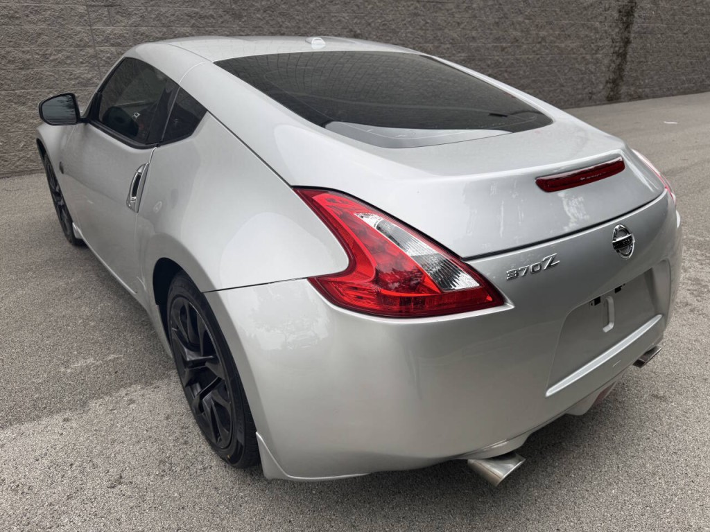 2015 Nissan 370Z Image 17
