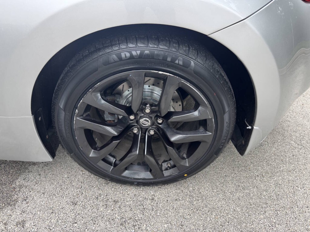 2015 Nissan 370Z Image 21
