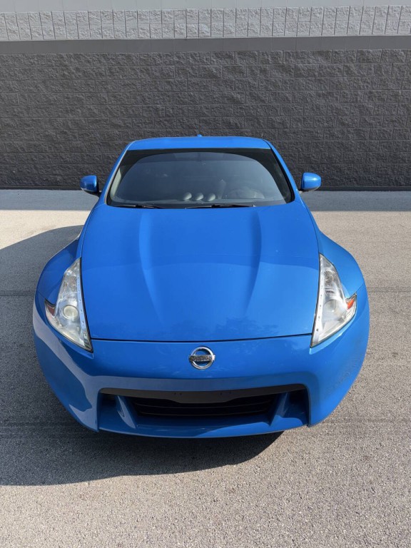 2010 Nissan 370Z Image 2