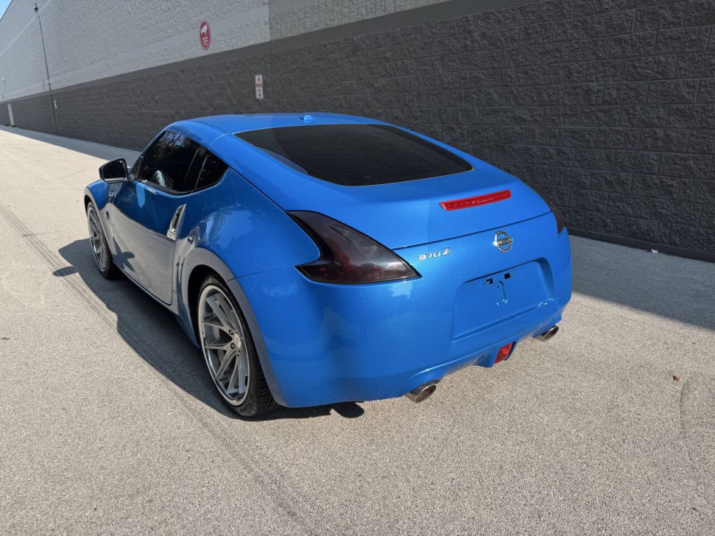 2010 Nissan 370Z Image 9