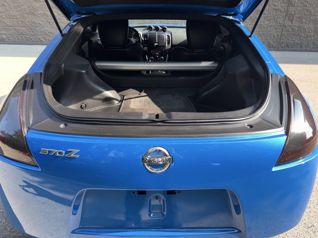2010 Nissan 370Z Image 10