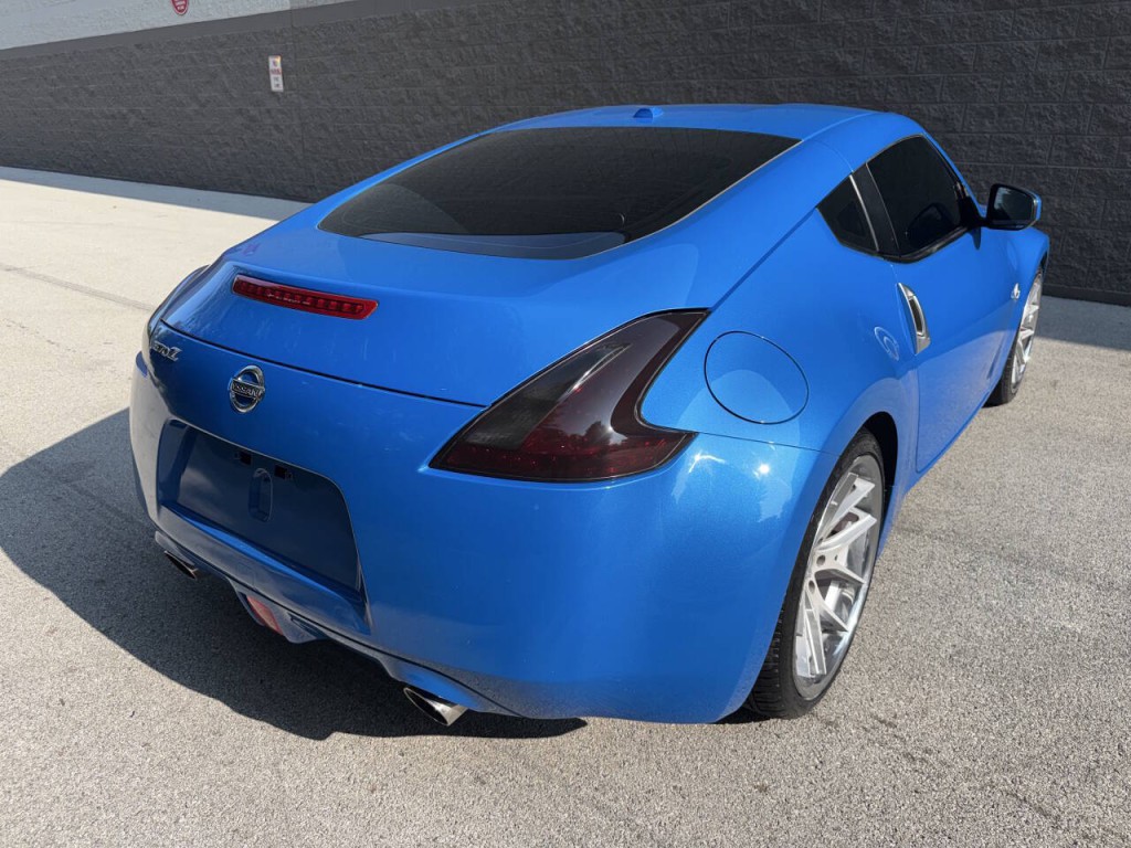2010 Nissan 370Z Image 12