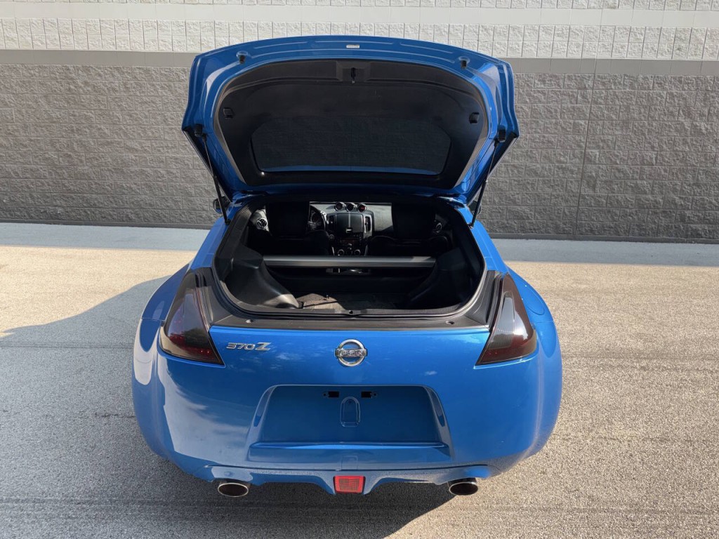 2010 Nissan 370Z Image 16